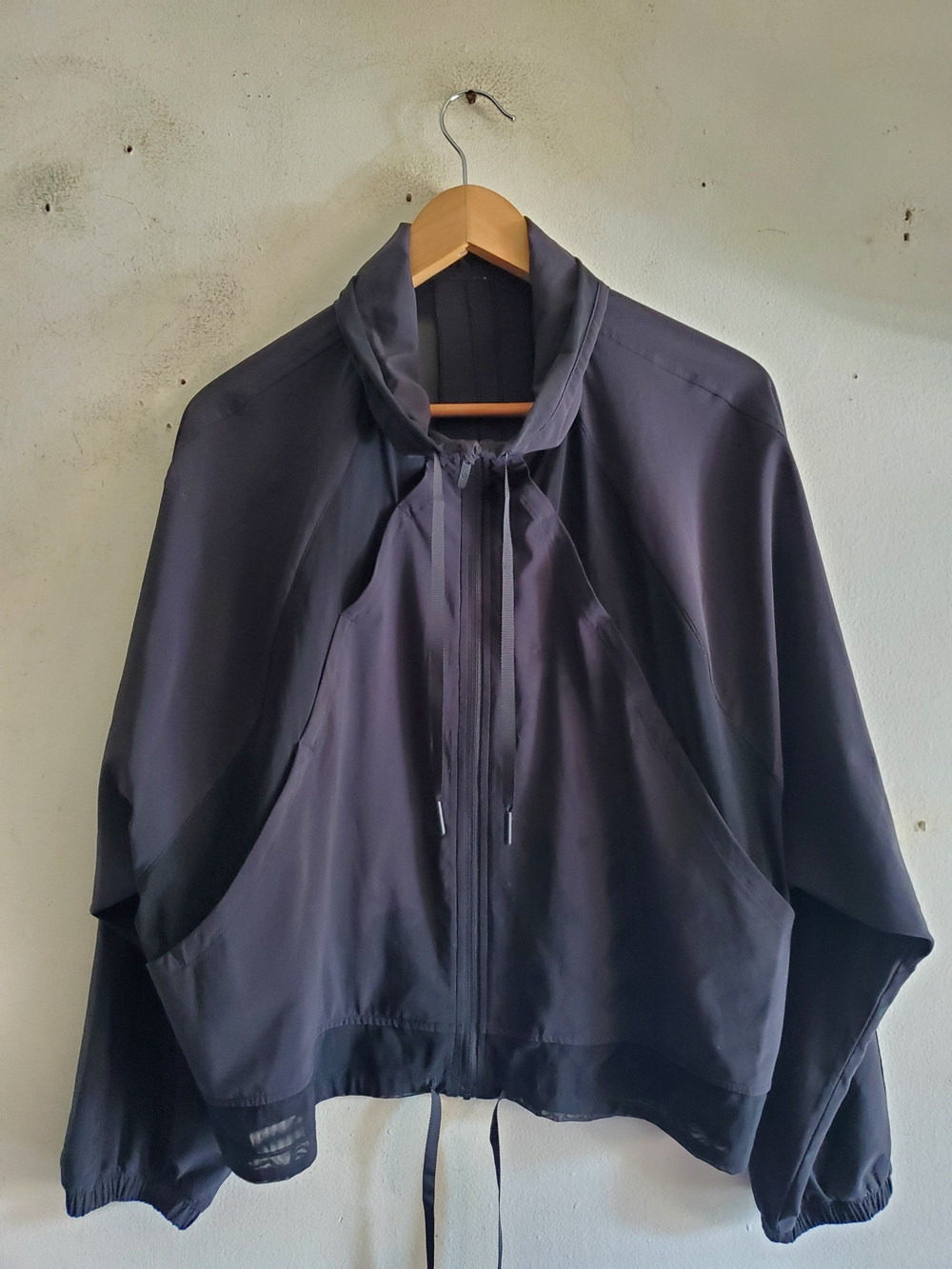 Lululemon Black Lightweight Zip-Front Jacket Size 6.